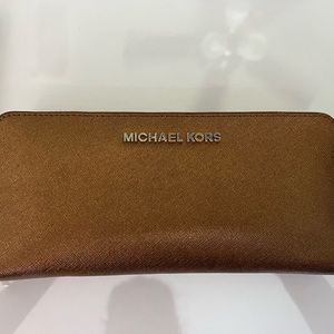 Michael Kors continental wallet -gold